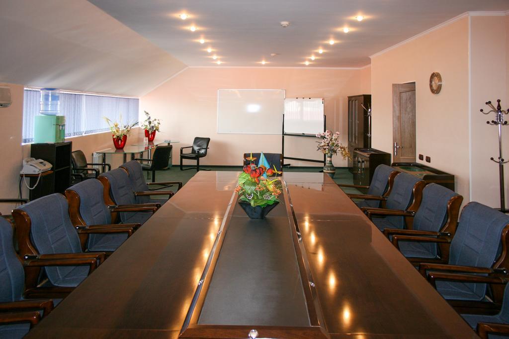 Rahat Hotel Aktau  Luaran gambar